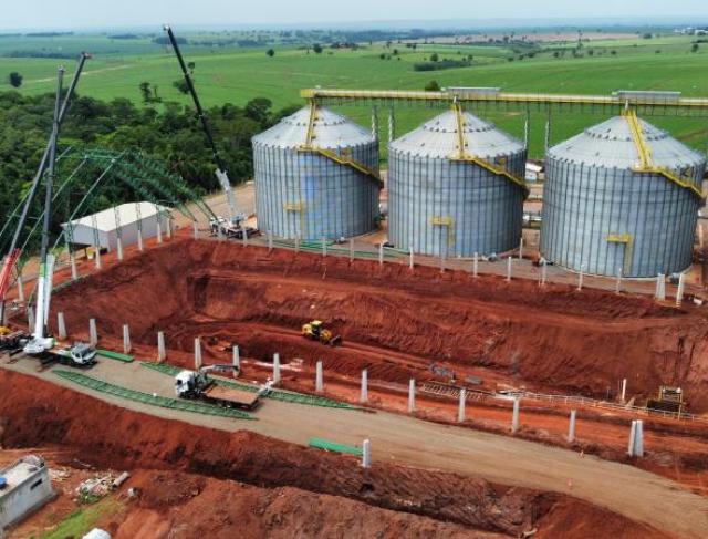 Armazém Graneleiro com capacidade para 55.000 toneladas